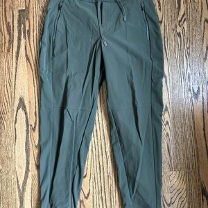 Athleta women’s stretch jogger Green Pants Sz 8